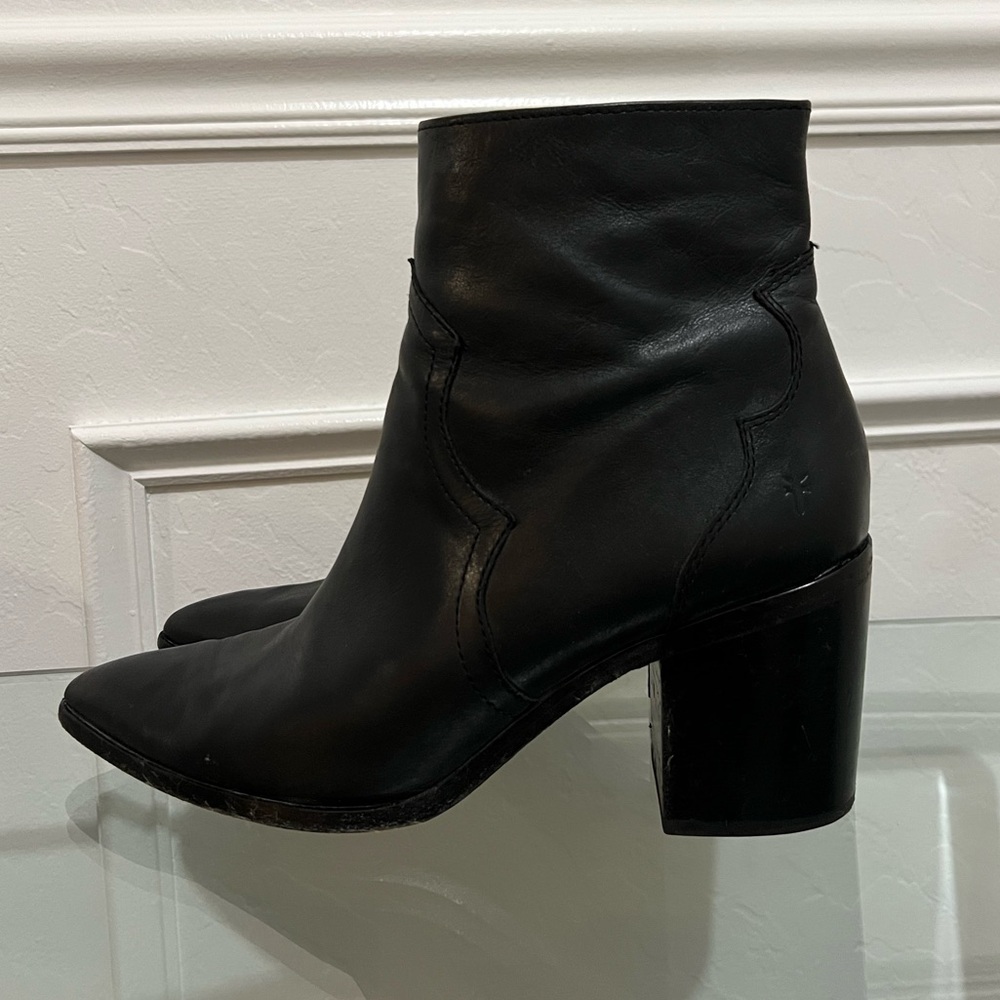 Frye Flynn Short Inside Zip Black Leather Boots Size 11 - Picture 4 of 15